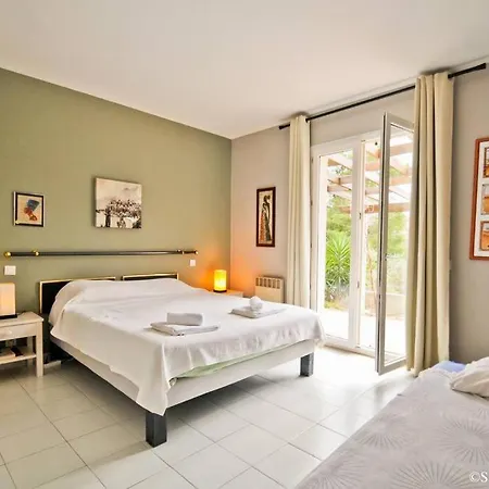 Belle Maison Avec Piscine A 8 Mn A Pieds De La ヴィラ サン・フロラン