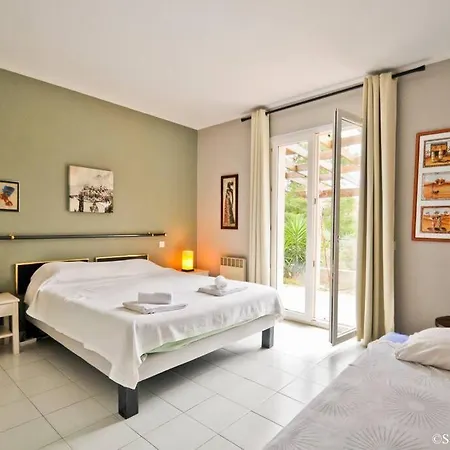 Belle Maison Avec Piscine A 8 Mn A Pieds De La Willa