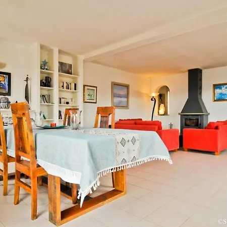 Belle Maison Avec Piscine à 8 Mn à Pieds De La