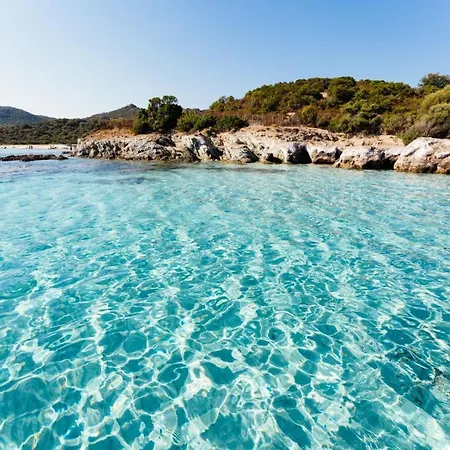 Villa Belle Maison Avec Piscine à 8 Mn à Pieds De La *